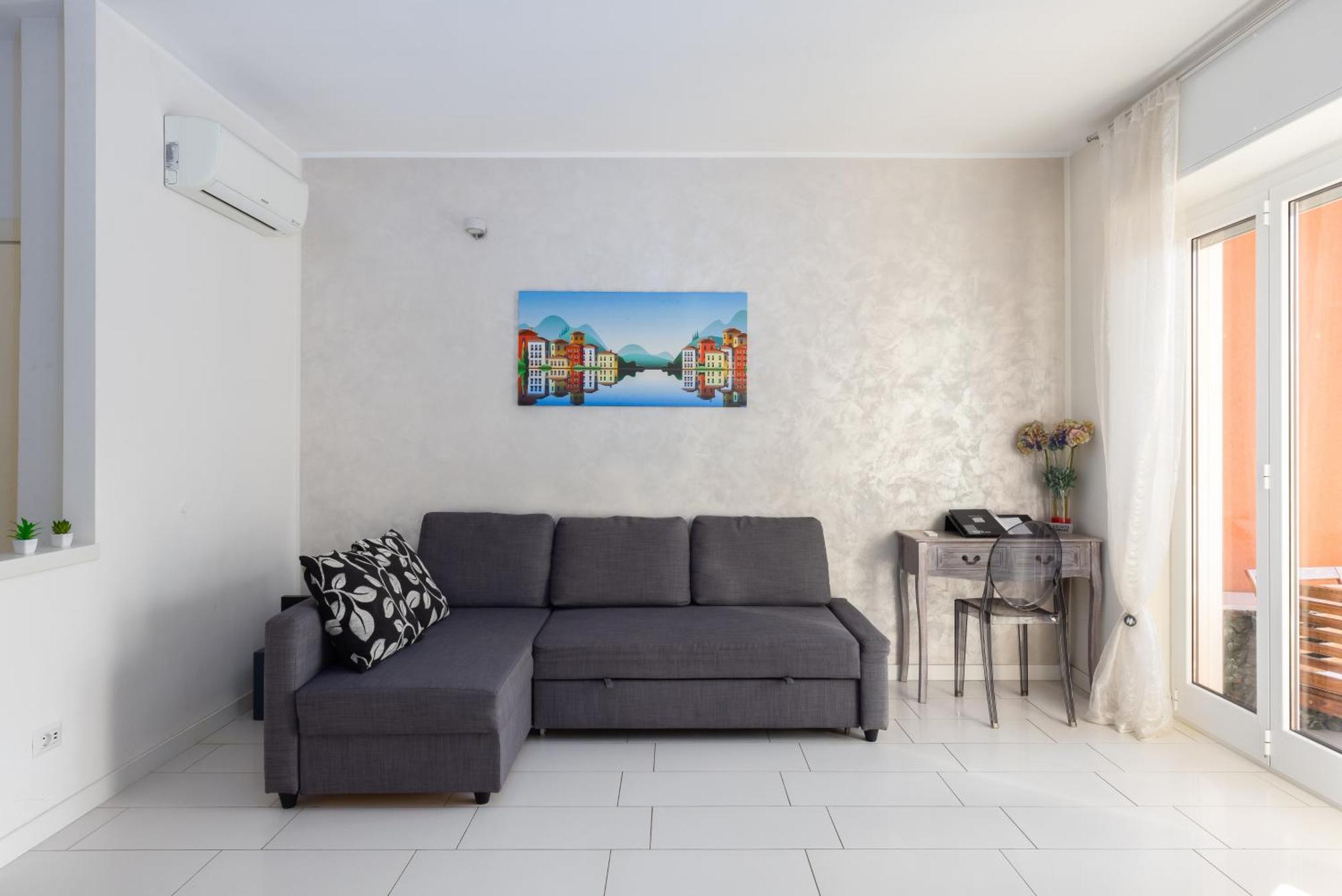 Terrazza Sul Lago - Open Space E Netflix Lecco Dış mekan fotoğraf
